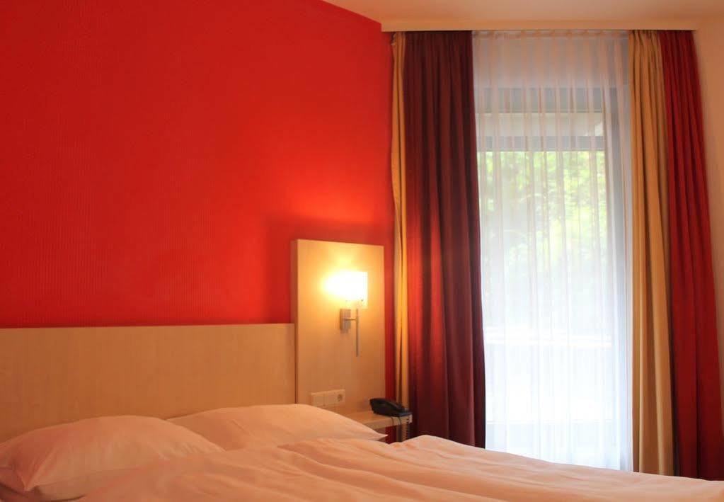 Tante Alma'S Bonner Hotel Zewnętrze zdjęcie